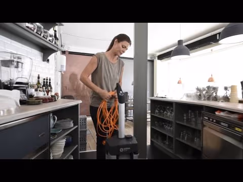 Vidéo de produit  SC 100 sols/tapis Autolaveuse à eau 